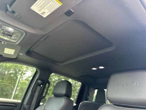 Used 2023 GMC Sierra 1500 AT4 w/ AT4 Premium Package AWD/4WD image 28
