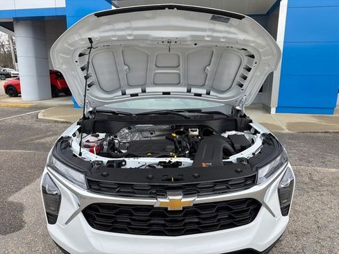 New 2026 Chevrolet Trax LS FWD image 11