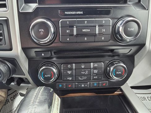 Used 2018 Ford F150 Lariat AWD/4WD image 24