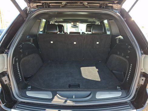 Used 2018 Jeep Grand Cherokee Limited AWD/4WD image 32