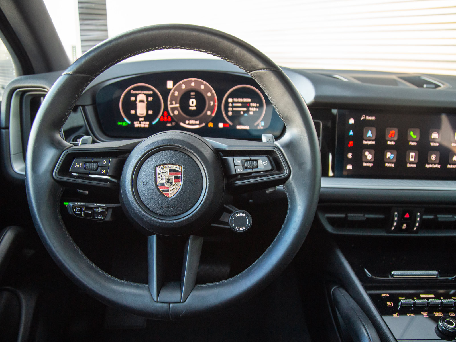Certified 2024 Porsche Cayenne AWD/4WD image 16