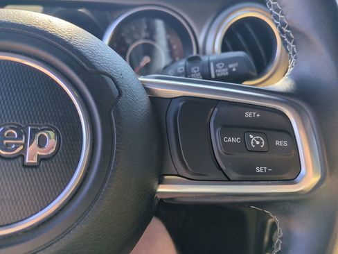 Used 2018 Jeep Wrangler Unlimited Rubicon image 28