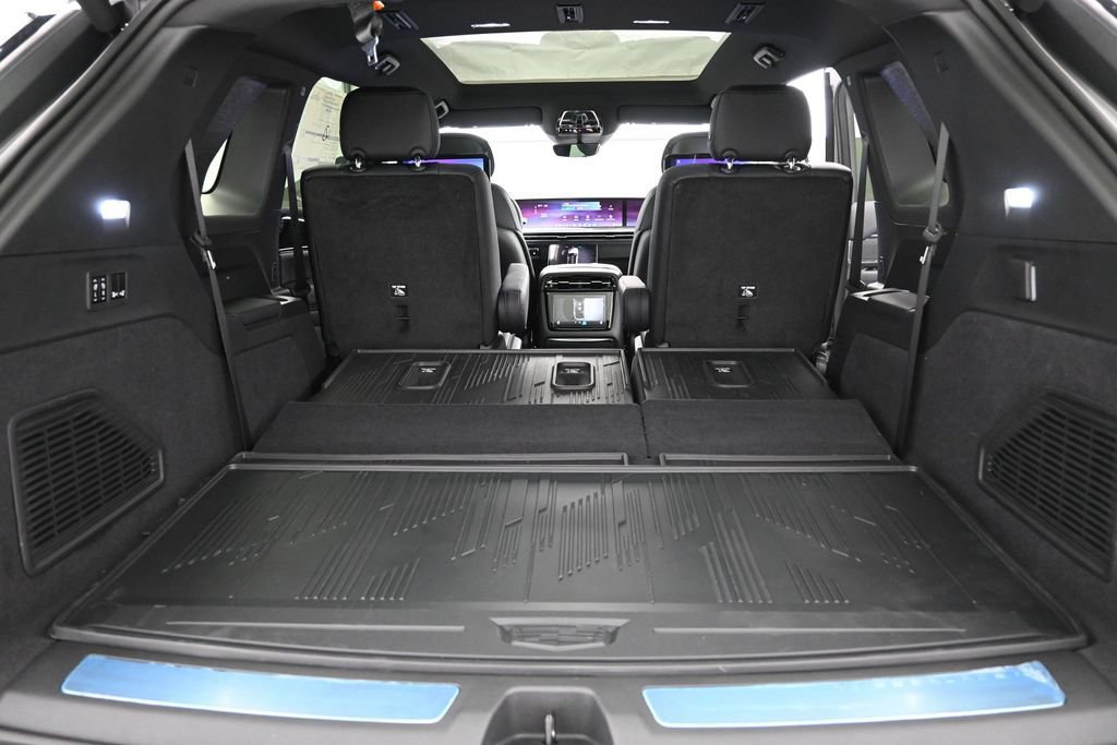 New 2026 Cadillac Escalade IQ Sport 1 w/ LPO, ONYX Package AWD/4WD image 36
