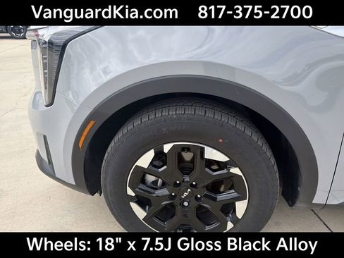 Certified 2026 Kia Sorento S w/ S Panoramic Sunroof Package FWD image 22