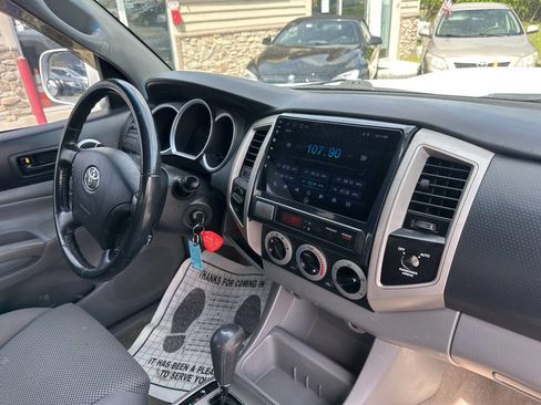 Used 2006 Toyota Tacoma 4x4 Access Cab V6 image 13