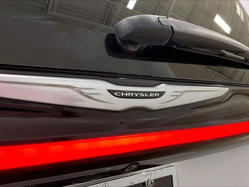 Used 2024 Chrysler Pacifica Touring-L FWD image 30