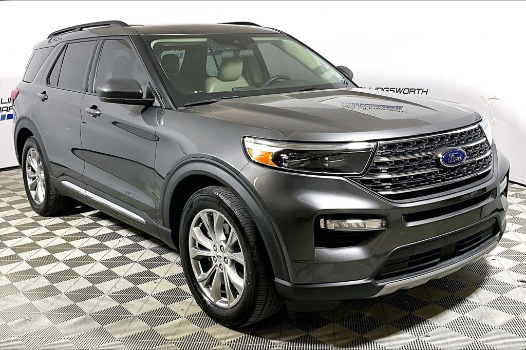 Used 2020 Ford Explorer XLT w/ Equipment Group 202A RWD image 3
