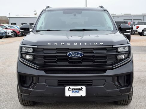 New 2026 Ford Expedition Max Active image 2