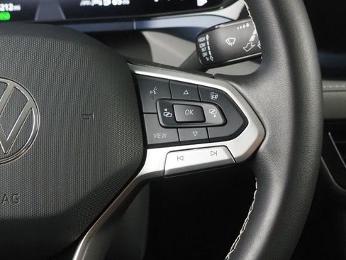 Used 2024 Volkswagen Taos SE image 20