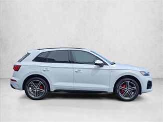 Certified 2025 Audi Q5 e Premium Plus AWD/4WD video 4