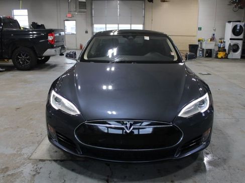 Used 2015 Tesla Model S 85D image 3