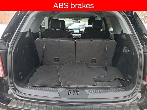 Used 2022 Ford Explorer XLT w/ Equipment Group 202A image 29