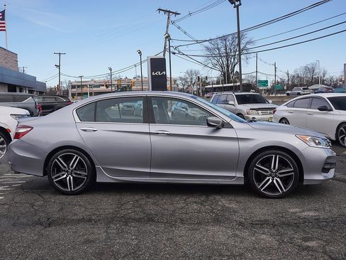 Used 2017 Honda Accord Sport image 13