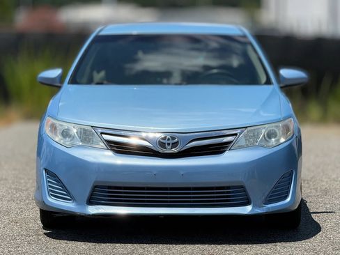 Used 2012 Toyota Camry LE FWD image 5