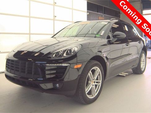 Used 2017 Porsche Macan w/ Driver Memory Package image 17