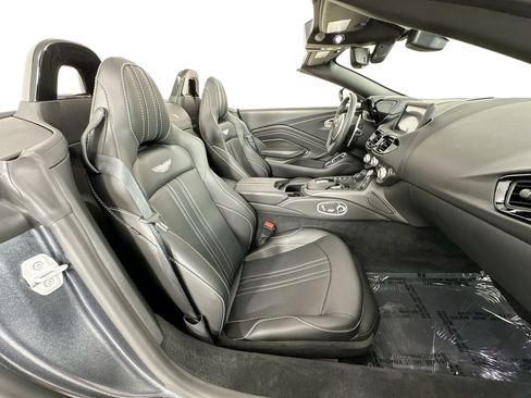 Used 2021 Aston Martin V8 Vantage Roadster RWD image 27