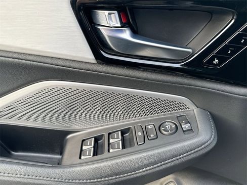 Used 2023 Acura MDX SH-AWD image 15