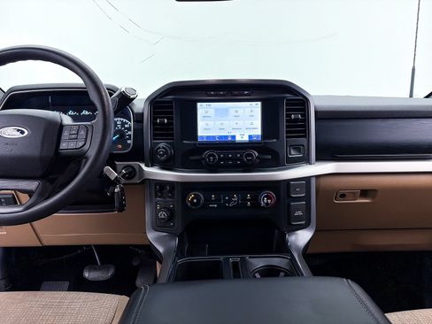 Used 2021 Ford F150 XLT w/ Trailer Tow Package AWD/4WD image 6