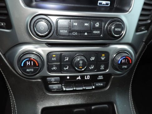 Used 2020 Chevrolet Tahoe LS w/ Enhanced Driver Alert Package image 22