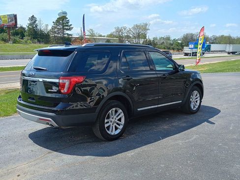 Used 2016 Ford Explorer XLT FWD image 5