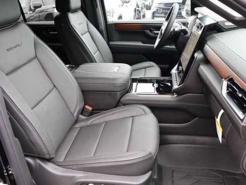 New 2026 GMC Yukon Denali w/ Sun & Power Step Package image 30