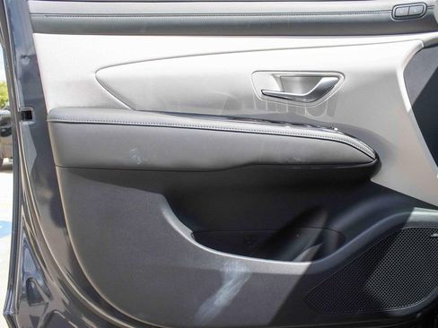 Used 2025 Hyundai Tucson Limited image 11