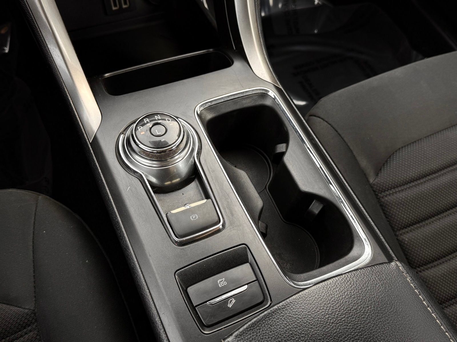 Used 2019 Ford Fusion SE FWD image 33
