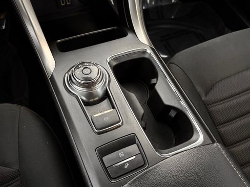 Used 2019 Ford Fusion SE FWD image 33