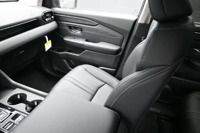 New 2026 Honda Pilot Touring image 11