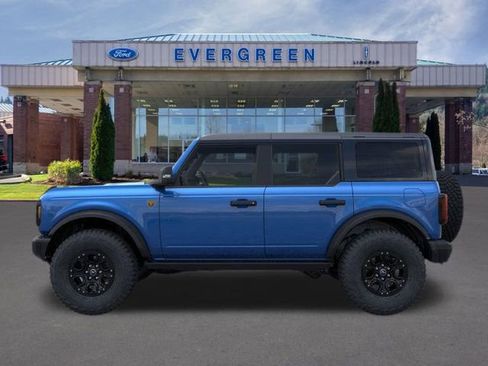 New 2025 Ford Bronco Badlands image 3