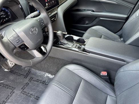 Used 2025 Toyota Camry XSE image 12