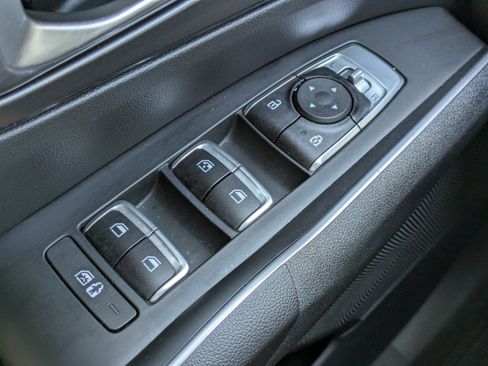 Certified 2023 Kia Sorento S FWD image 17