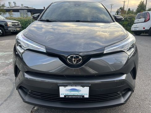 Used 2018 Toyota C-HR XLE FWD image 8