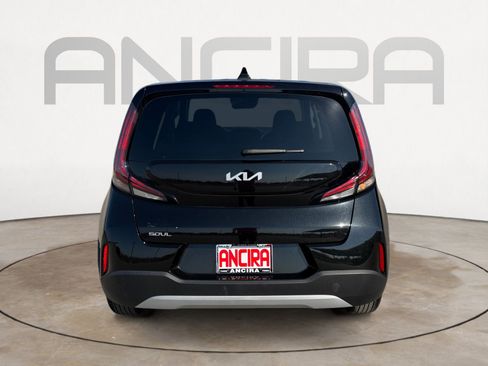 Used 2024 Kia Soul LX image 9