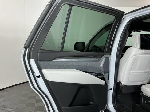 Used 2026 Cadillac Escalade V AWD/4WD image 28