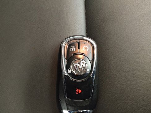Used 2019 Buick Encore Essence FWD image 32