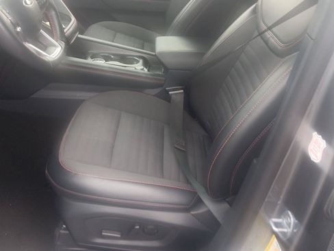 Used 2025 Ford Explorer ST-Line w/ ST-Line Street Pack AWD/4WD image 14