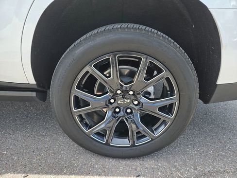Used 2025 Chevrolet Tahoe High Country AWD/4WD image 7