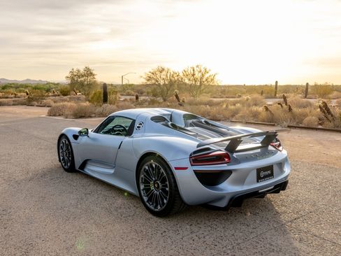 Used 2015 Porsche 918 Spyder AWD/4WD image 24