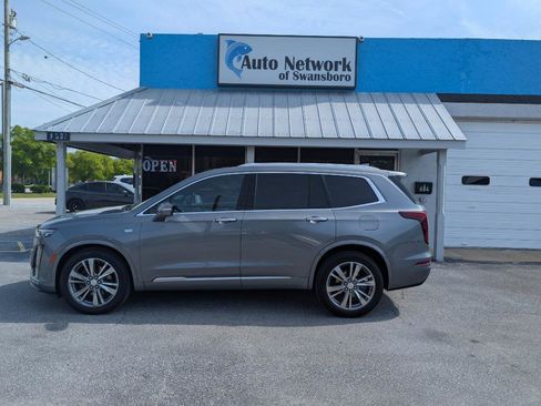 Used 2021 Cadillac XT6 Premium Luxury w/ Platinum Package FWD image 8