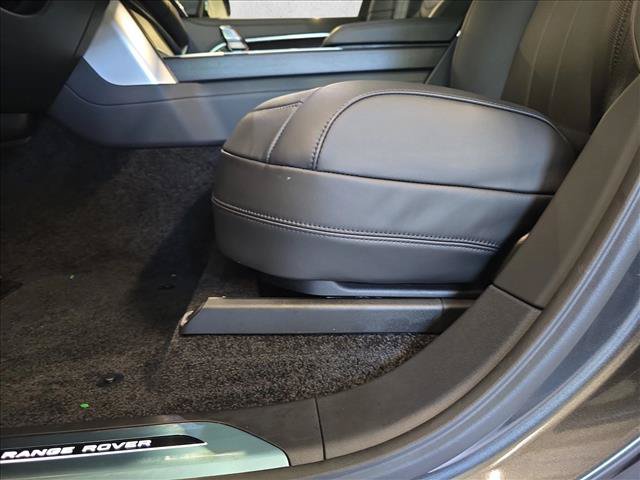 New 2026 Land Rover Range Rover Long Wheelbase SE AWD/4WD image 30
