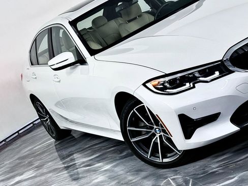 Used 2019 BMW 330i xDrive Sedan w/ Convenience Package image 4