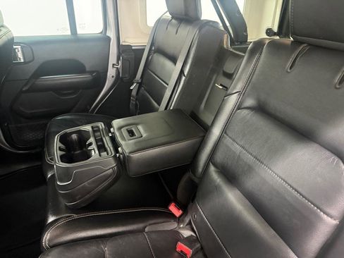 Used 2018 Jeep Wrangler Unlimited Sahara w/ Dual Top Group image 39