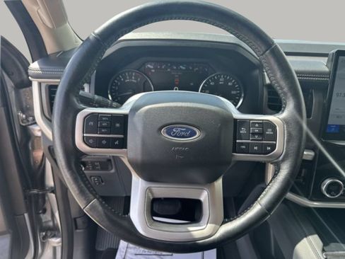 Used 2024 Ford Expedition XLT AWD/4WD image 11