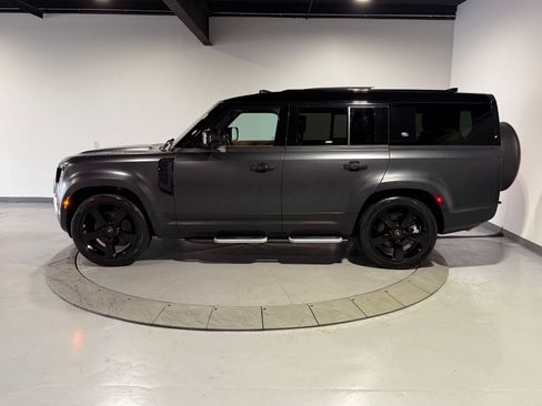 Used 2023 Land Rover Defender 130 SE AWD/4WD image 9