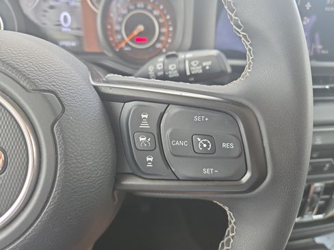Used 2025 Jeep Wrangler Unlimited Sport AWD/4WD image 12