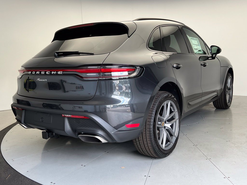 Used 2026 Porsche Macan AWD/4WD image 22