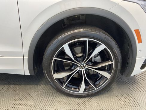 Used 2022 Volkswagen Tiguan SEL R-Line image 49