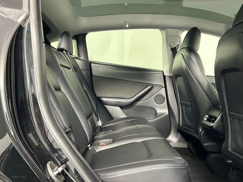 Used 2021 Tesla Model Y Long Range image 13