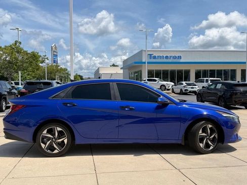 Used 2023 Hyundai Elantra SEL w/ Convenience Package FWD image 5